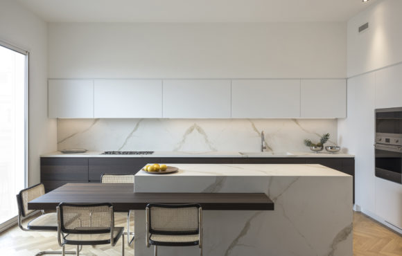 Nuestras cocinas efecto piedra - Laminam Spain